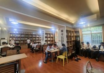 “悦读”之旅——在书页间遇见更好的自己